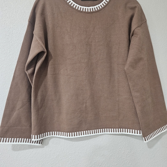 Zesica Brown Sweater Long Sleeve White Striped Trim Size Small - Picture 4 of 8